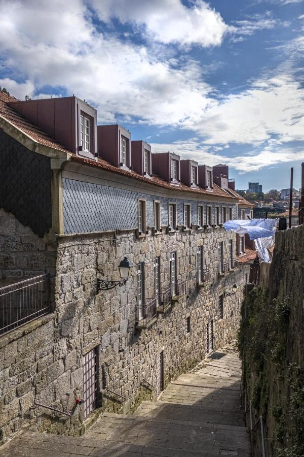Timbre Virtudes Hotel Porto Exterior photo The facade of the barracks