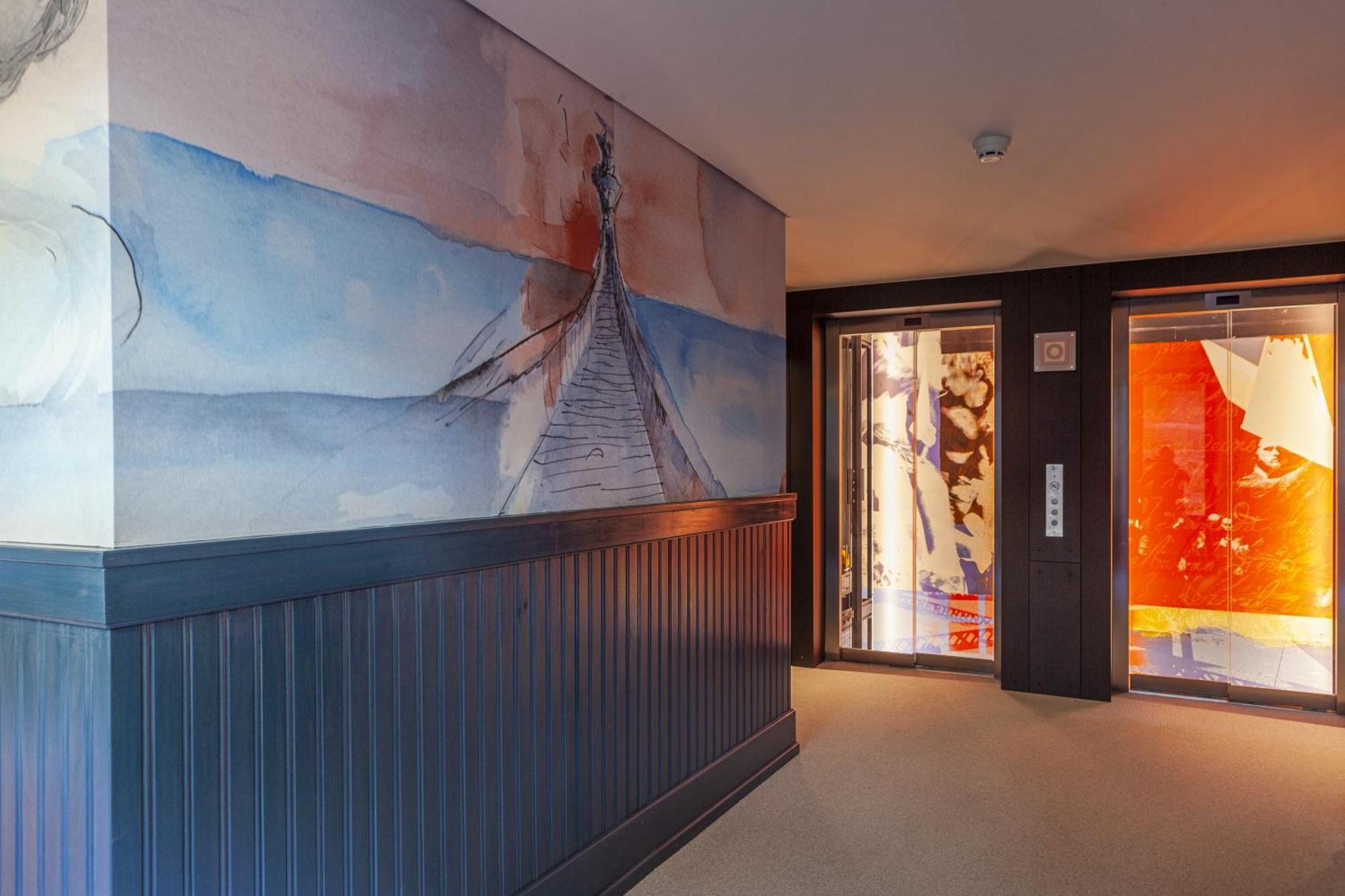 Timbre Virtudes Hotel Porto Exterior photo The elevators at the hotel