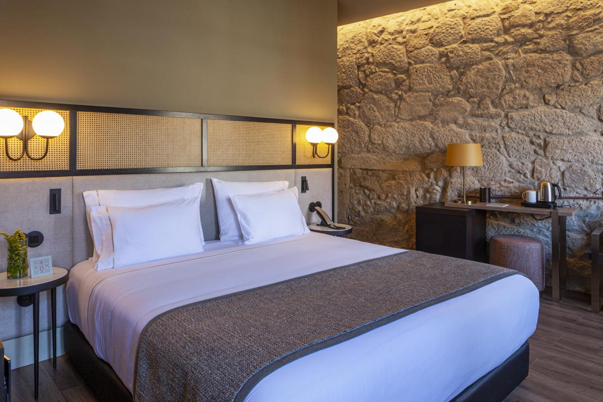 Timbre Virtudes Hotel Porto Exterior photo Deluxe room