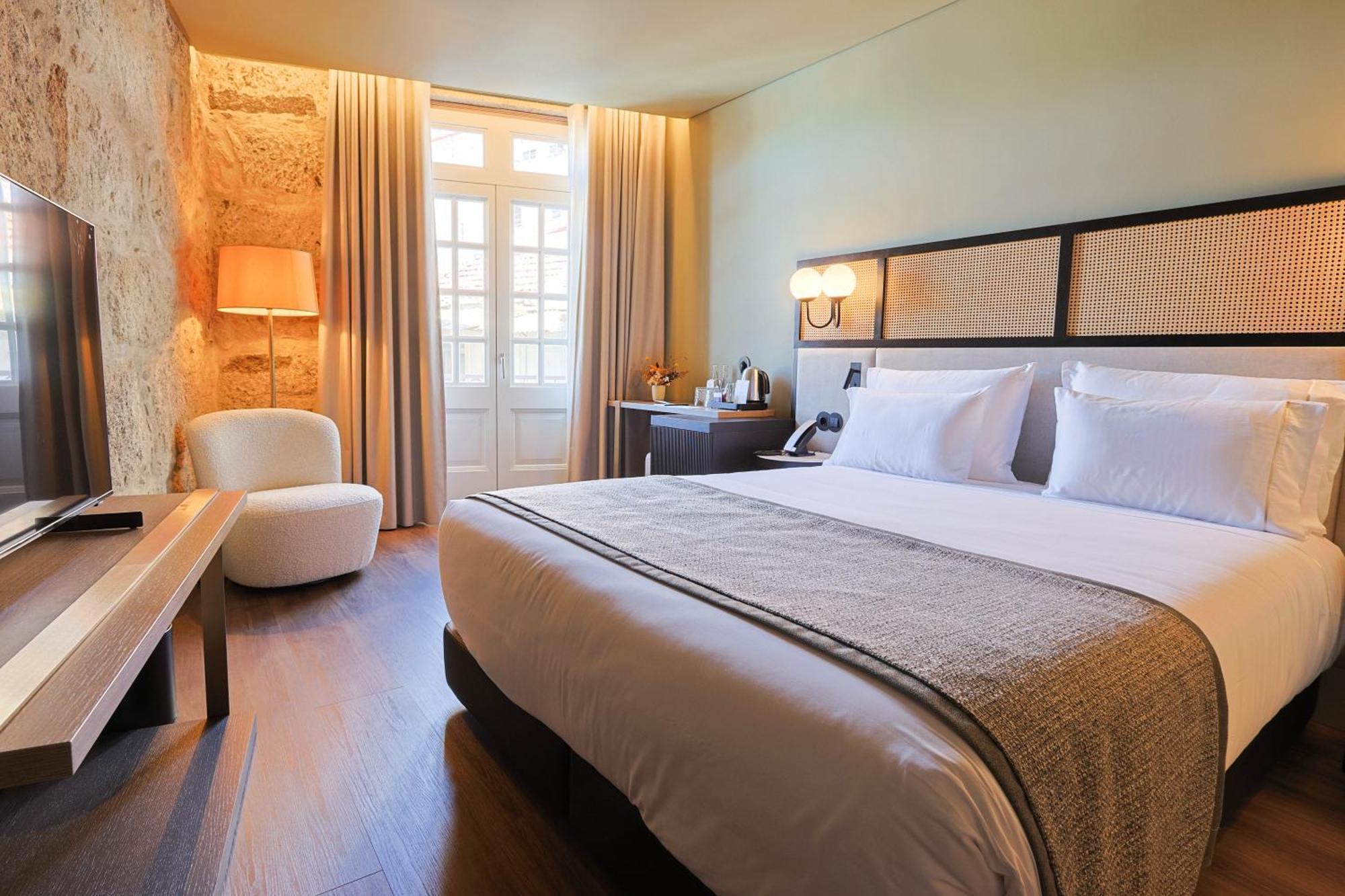 Timbre Virtudes Hotel Porto Exterior photo Deluxe Room