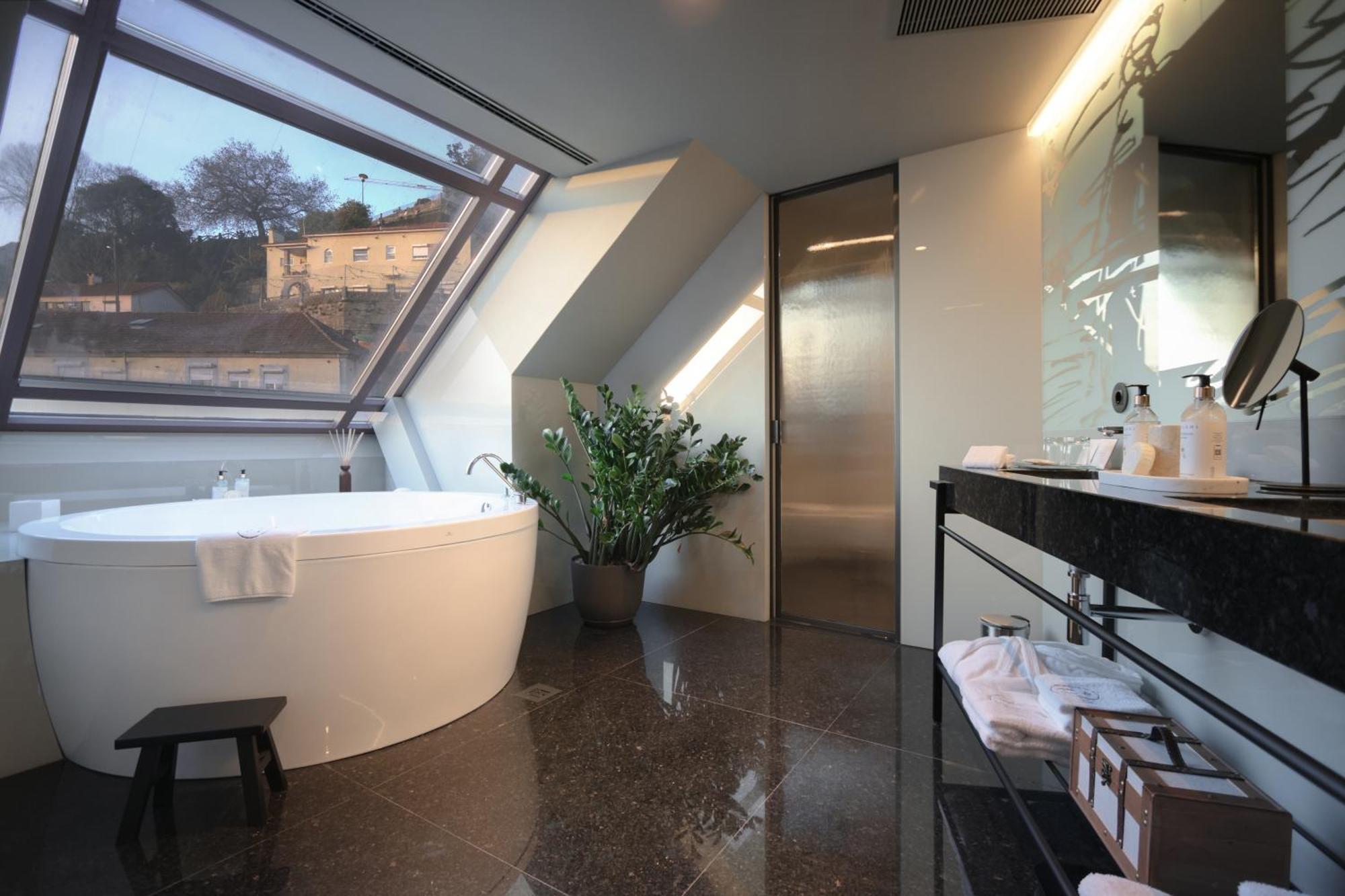 Timbre Virtudes Hotel Porto Exterior photo Bathroom