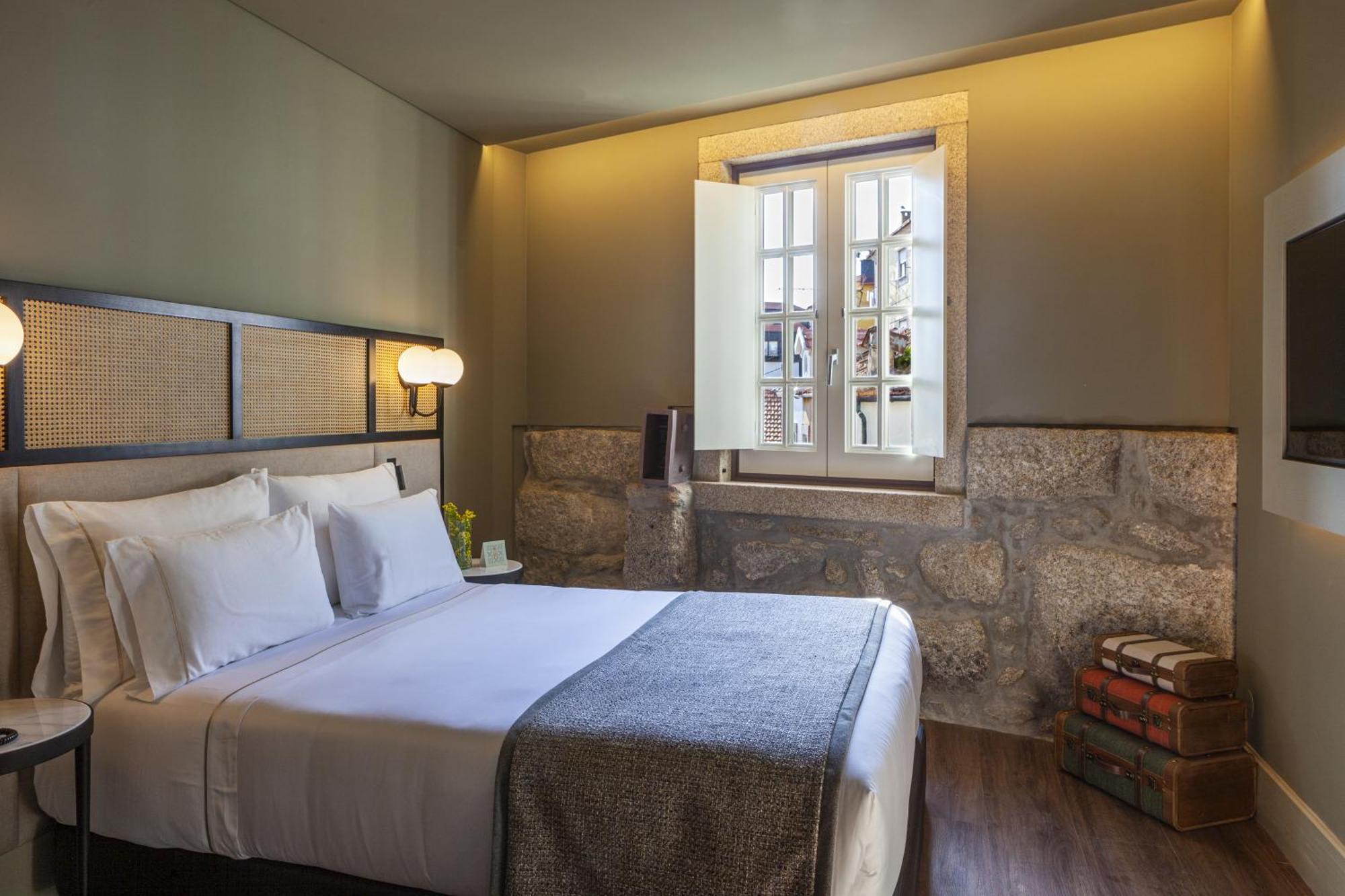 Timbre Virtudes Hotel Porto Exterior photo Deluxe Room